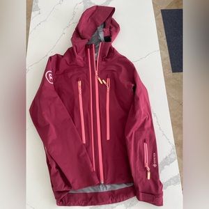Backcountry goretex womens soft shell. EUC. Worn 5 times. Raspberry color